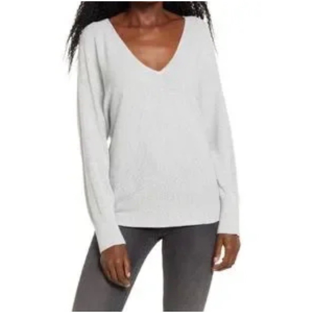 LEITH Soft Gray Sweater‎ Size Med V-Neck Dolman Sleeves Drapey Classic Nordstrom